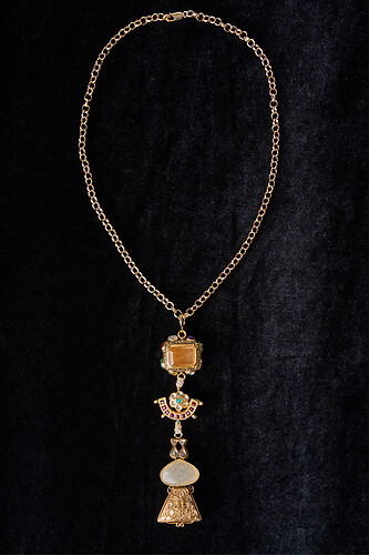 Italian Chain Gold Carved Necklace