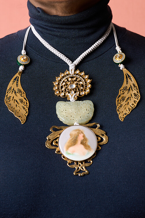 Antique Round Cameo Necklace