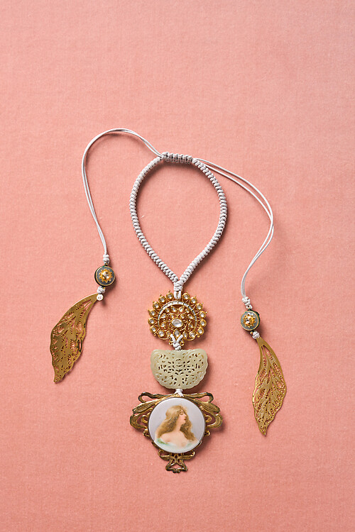 Antique Round Cameo Necklace