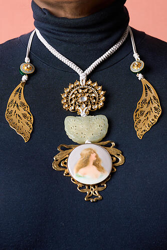 Antique Round Cameo Necklace